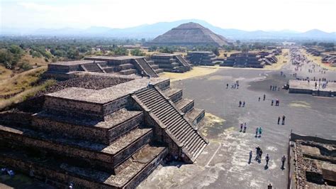 Bạo loạn Teotihuacan năm 100 sau Công Nguyên: Sự sụp đổ của một nền văn minh Mesoamerica và sự trỗi dậy của đế chế Maya mới