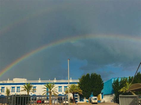 豊田スタジアム 天気 そして、なぜかそこに現れる虹色の雲